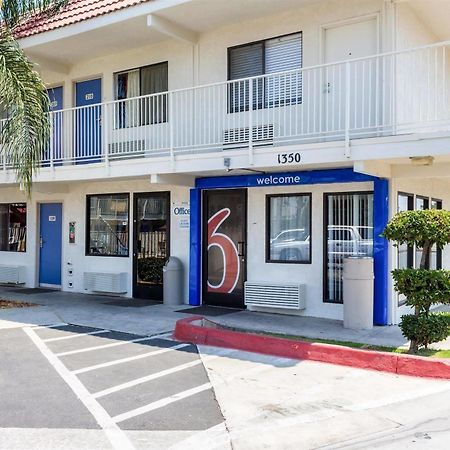 Motel 6-Bakersfield, Ca - Convention Center ภายนอก รูปภาพ