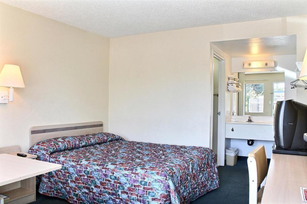 Motel 6-Bakersfield, Ca - Convention Center ภายนอก รูปภาพ
