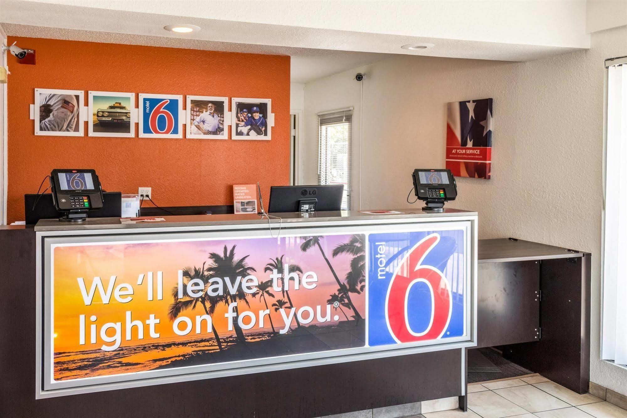 Motel 6-Bakersfield, Ca - Convention Center ภายนอก รูปภาพ