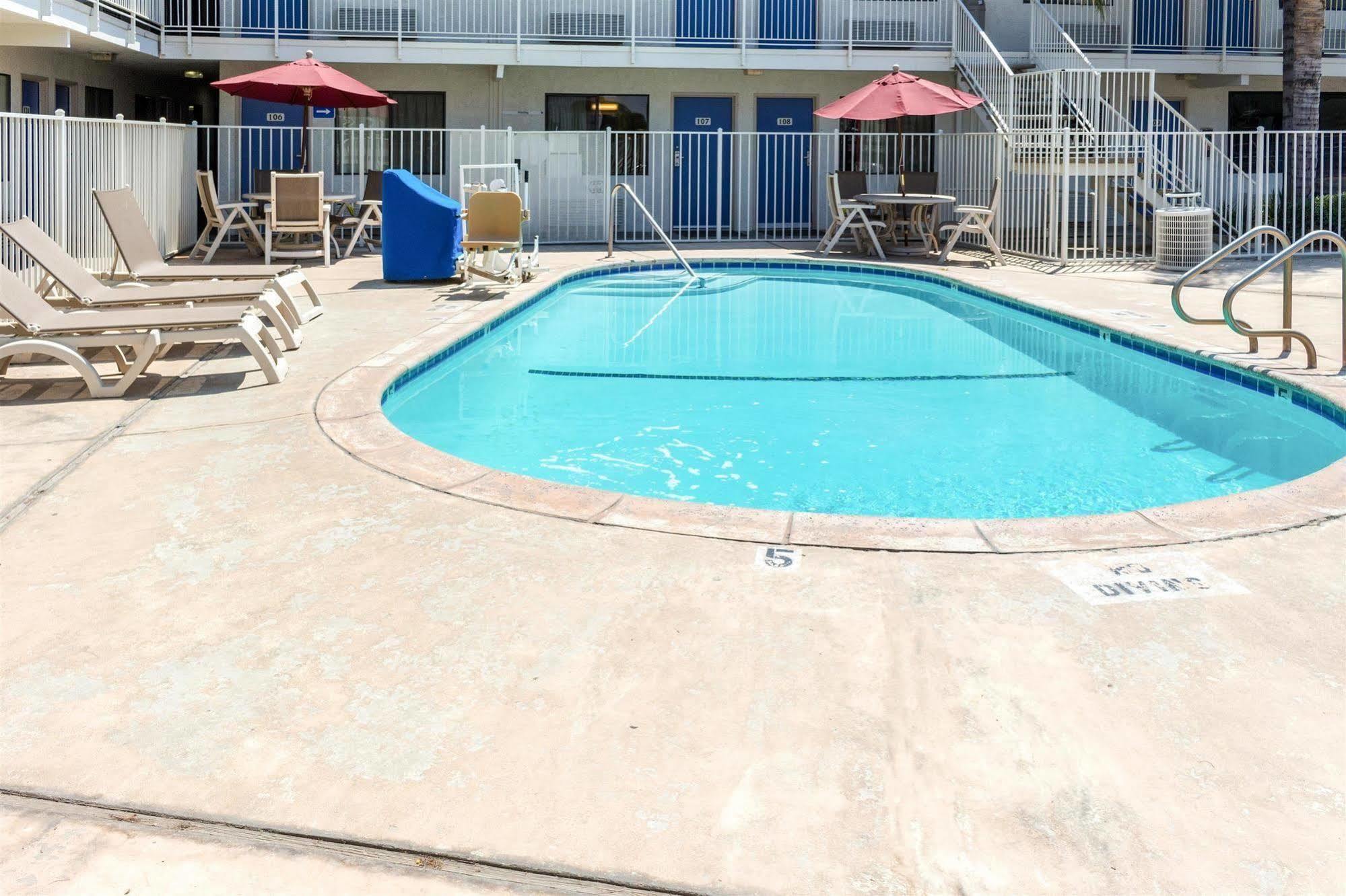 Motel 6-Bakersfield, Ca - Convention Center ภายนอก รูปภาพ