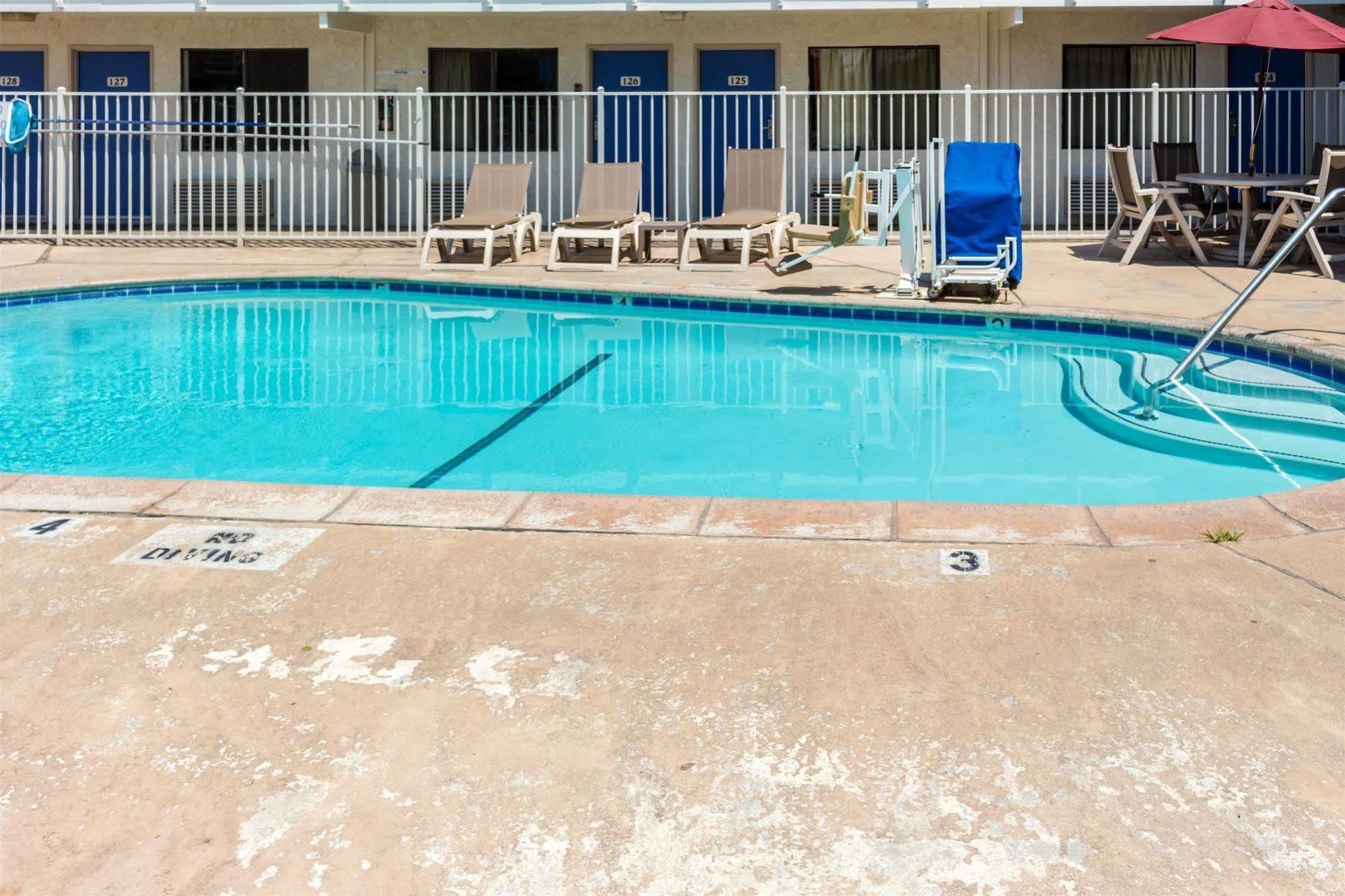 Motel 6-Bakersfield, Ca - Convention Center ภายนอก รูปภาพ