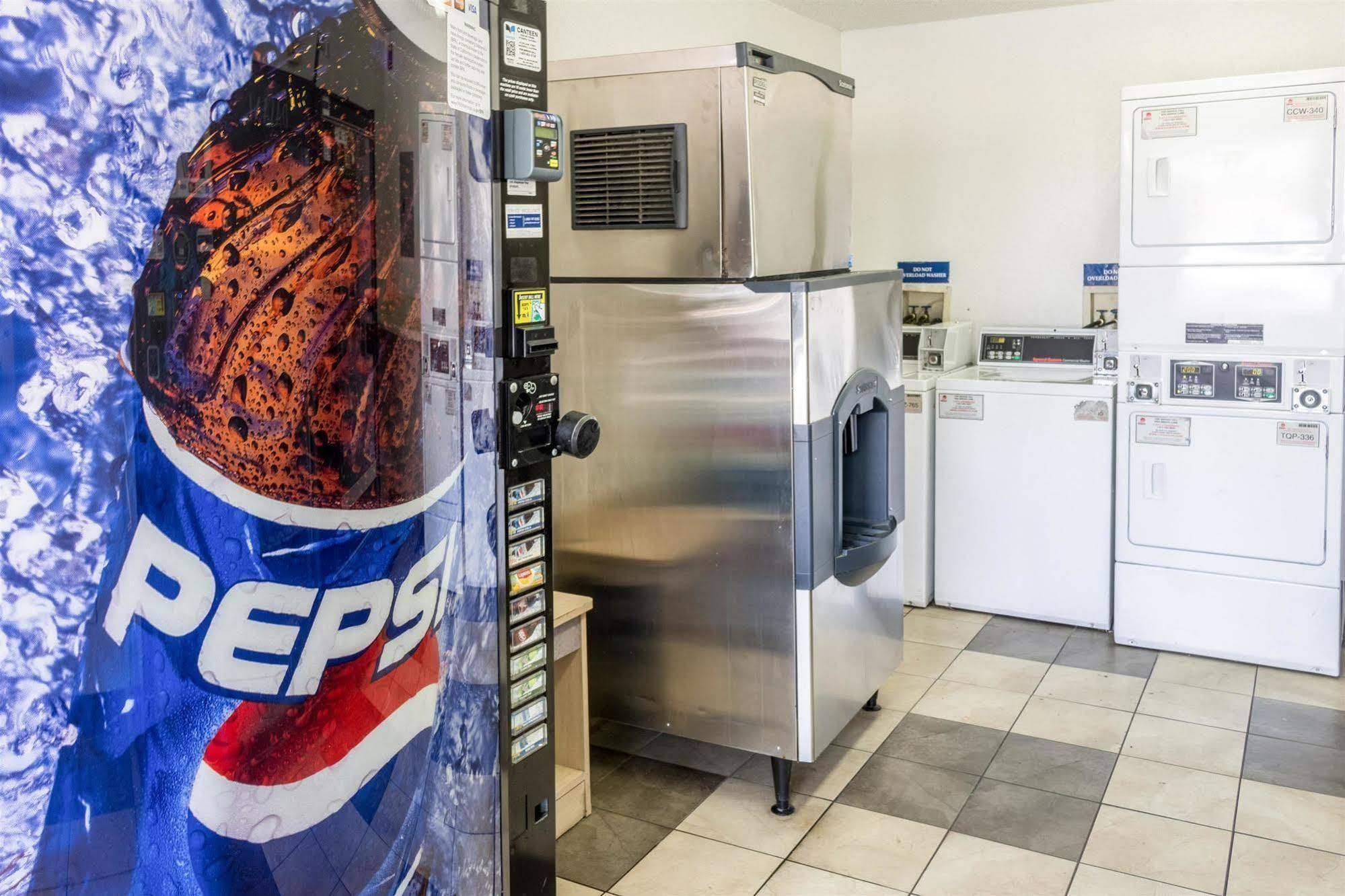 Motel 6-Bakersfield, Ca - Convention Center ภายนอก รูปภาพ