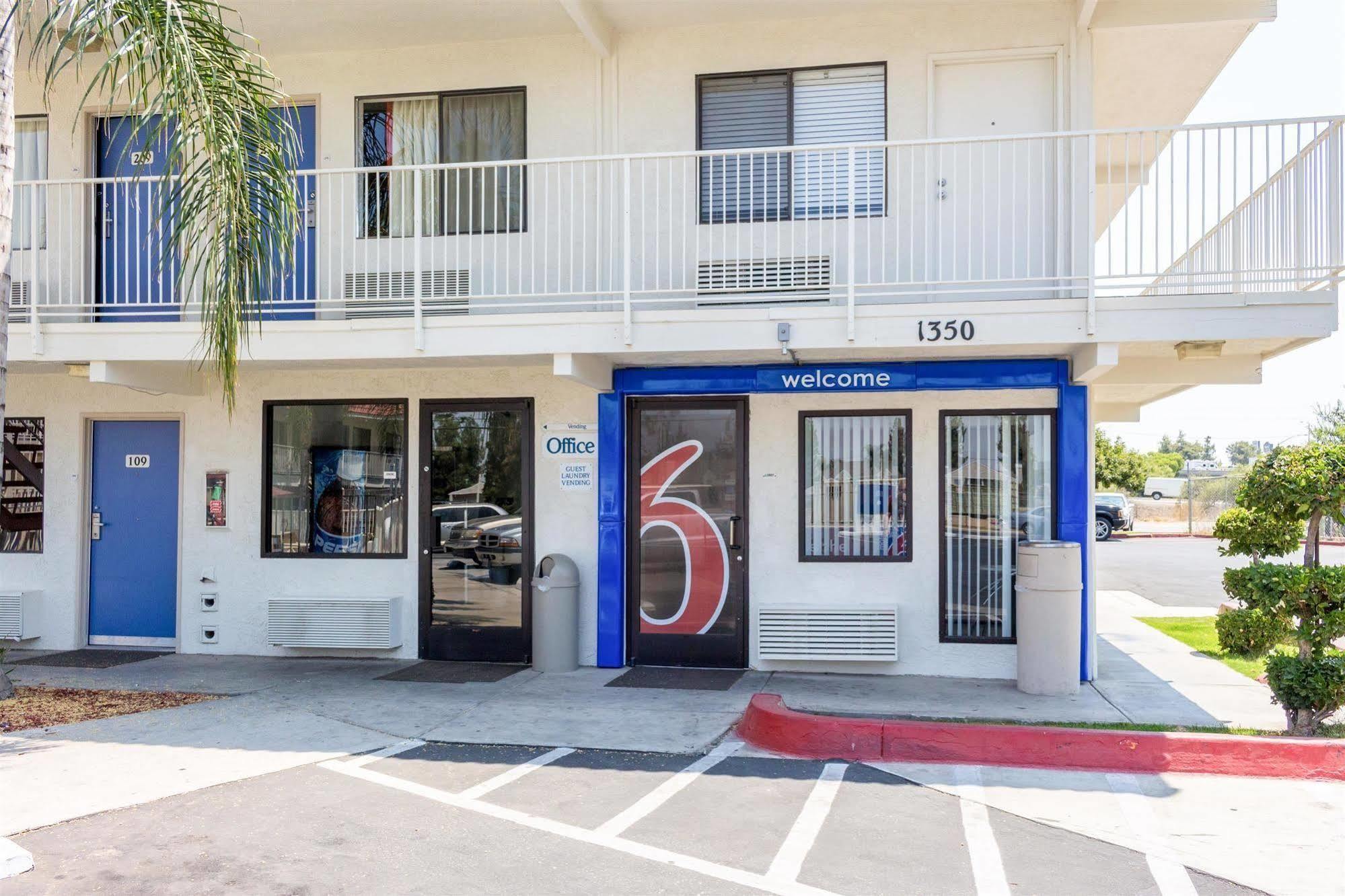 Motel 6-Bakersfield, Ca - Convention Center ภายนอก รูปภาพ