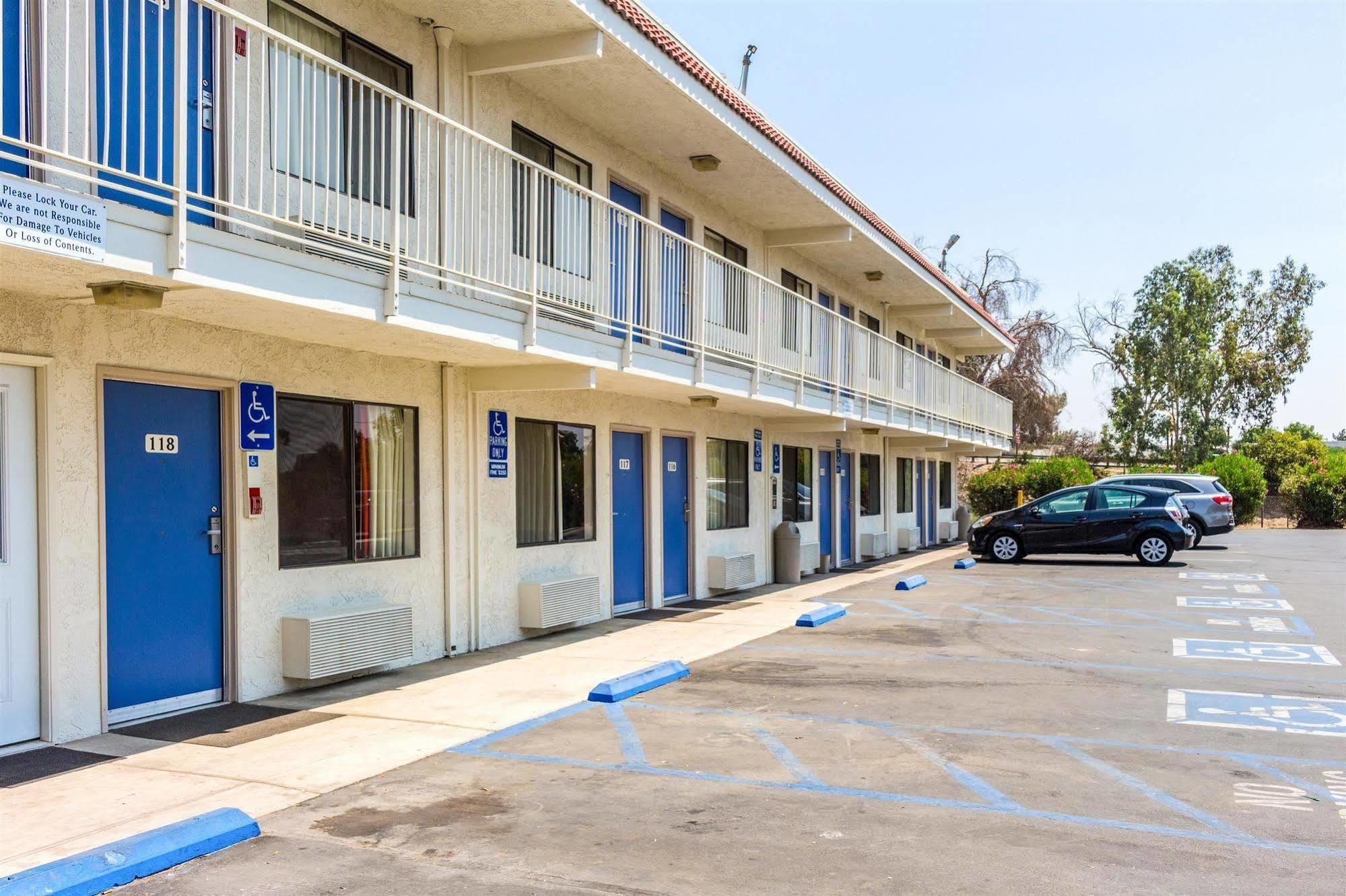 Motel 6-Bakersfield, Ca - Convention Center ภายนอก รูปภาพ