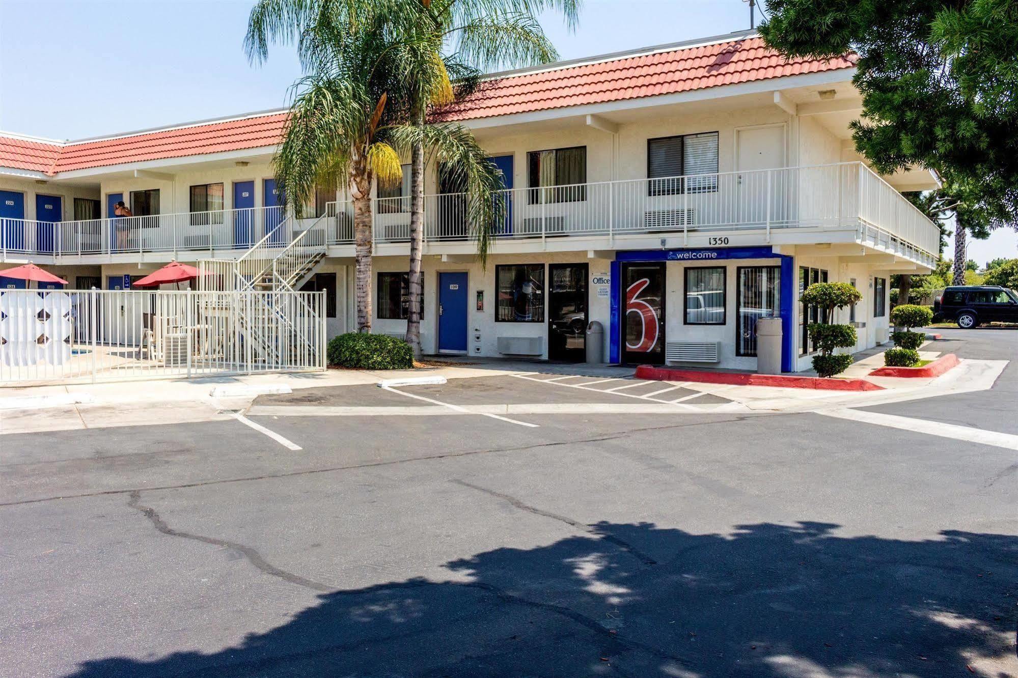 Motel 6-Bakersfield, Ca - Convention Center ภายนอก รูปภาพ