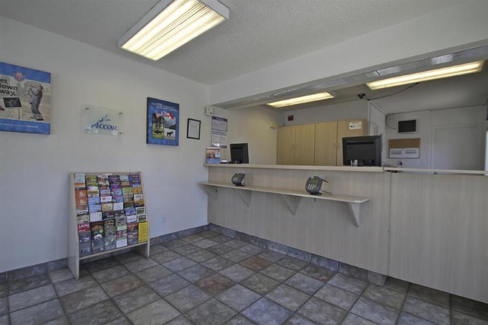 Motel 6-Bakersfield, Ca - Convention Center ภายใน รูปภาพ
